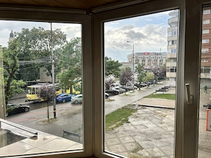 Inchiriez apartament cu 2 camere decomandat str Magheru etaj 1 - imagine 5