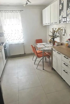 Vând, schimb sau închiriez apartament 4 camere în Onești