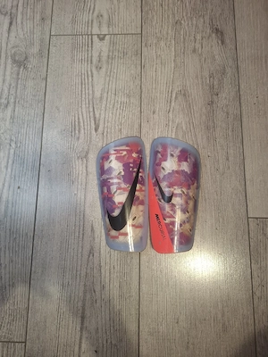 aparatori nike 