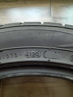 Vand 4 anvelope Nokian TYRES.        255  45  R20 - imagine 4