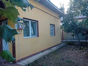 Vând casă+teren in sat Ionesti, com. Petresti, jud. Dâmbovița 
