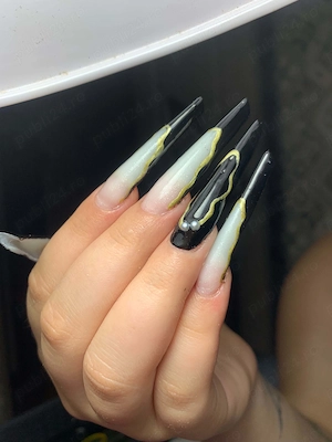 Aplic unghii cu gel 