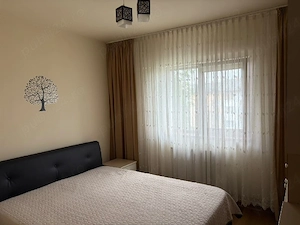 PF închiriaz apartament cu 3 camere, decomandat - imagine 4