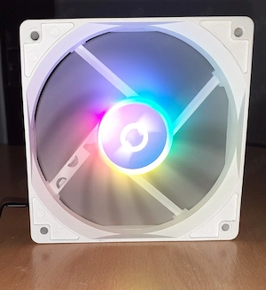 Ventilator AQIRYS Cetus  120mm,Iluminare ARGB cu  LED-uri, Recomandat pentru Carcase de Gaming