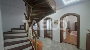Apartament 4 camere 155 mp 2 balcoane garaj inchis Central Sibiu - imagine 9