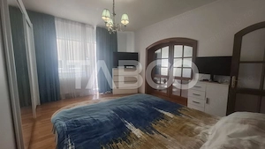 Apartament 4 camere 155 mp 2 balcoane garaj inchis Central Sibiu - imagine 4