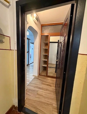 VAND apartament 2 camere OBOR - imagine 9