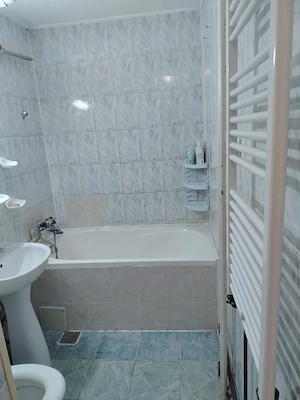 Închiriez apartament cu 3cam - imagine 5