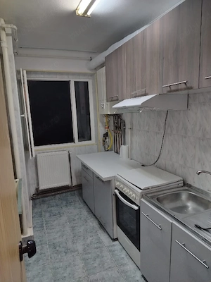 Închiriez apartament cu 3cam - imagine 2