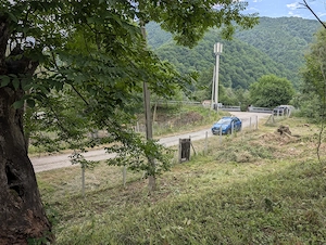 Vând teren Valea Lotrului intravilan, cu apă, electricitate și turn telecom lângă - imagine 6