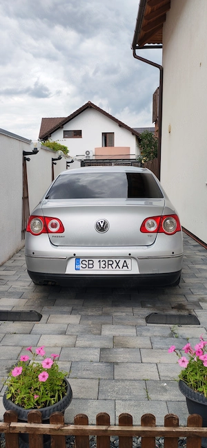 VW Passat B6  1.9 TDI   105 CP - imagine 2