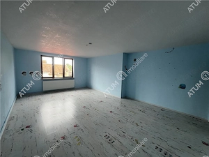 Spatiu comercial cu 10 camere 4 bai si teren de 600 mp zona Piata Cluj - imagine 9
