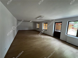 Spatiu comercial cu 10 camere 4 bai si teren de 600 mp zona Piata Cluj - imagine 15