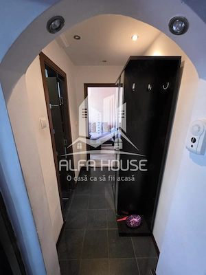 Vând apartament 3 camere, zona Intim - Micro 2! - imagine 2