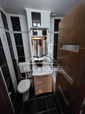 Vând apartament 3 camere, zona Intim - Micro 2! - imagine 14