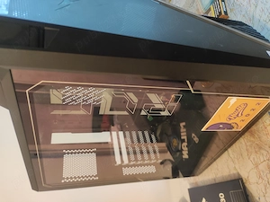 Carcasă PC gaming ASUS ROG 