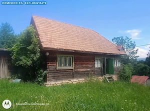 Casa traditionala din lemn renovabila cu teren 2295 mp Margau Cluj