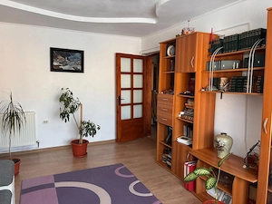 Vând apartament 3 camere, etaj 4, cartier Grui - imagine 4