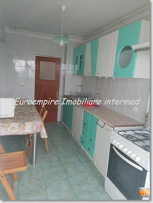 Apartament 3 camere decomandate zona Far