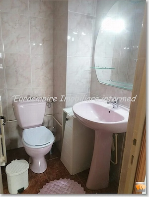 Apartament 3 camere decomandate zona Far - imagine 9