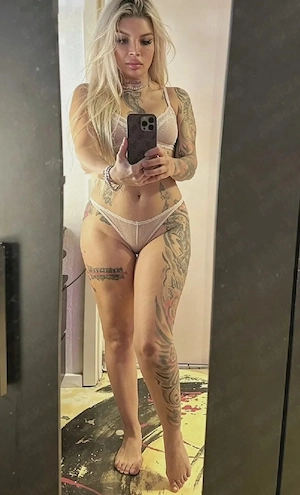 Blondy la tine-n oras***várlak szeretetel ***