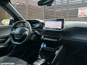 Peugeot 2008 PureTech 130 EAT8 GT Exclusive - imagine 7