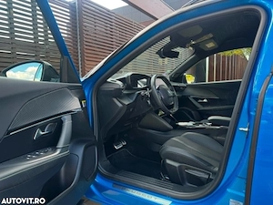 Peugeot 2008 PureTech 130 EAT8 GT Exclusive - imagine 10