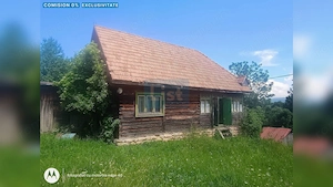 Casa traditionala din lemn renovabila cu teren 2295 mp Margau Cluj
