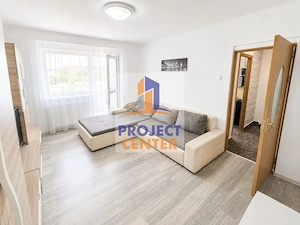 Apartament Nord, etaj intermediar, decomandat, renovat