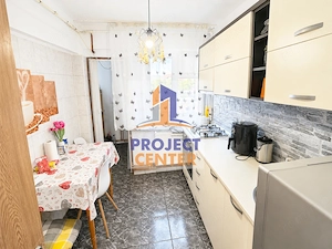 Apartament Nord, etaj intermediar, decomandat, renovat - imagine 3