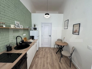 Locuiește în inima Clujului - Apartament de 40 mp in  clădire istorică.  - imagine 7