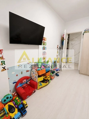 APARTAMENT 4 CAMERE DE VANZARE - CAVAR ODEI TOWER - imagine 4