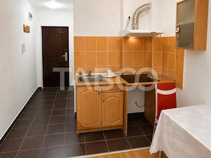 Garsoniera decomandata de vanzare Opera Residence Sibiu bloc cu lift - imagine 3