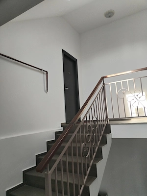 Vând apartament  la mansarda, Florești, Tineretului - imagine 2