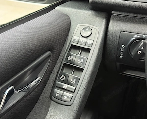 Mercedes-Benz A 150 Autotronic Elegance - imagine 17
