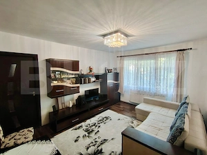 Apartament cu 2 camere 42 mp. semidecomandat, cu loc de parcare