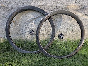 Roți cursieră carbon Campagnolo Bora WTO 45 disc cu rulmenți ceramici