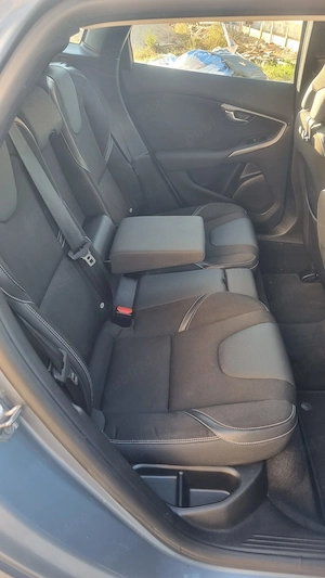 Vand VOLVO V40 D2 - 2017 - imagine 6