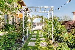 Casa cu suflet si gradina spectaculoasa - imagine 2
