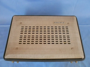 Aparat de muzica pic-up pe lampi Radiola vintage