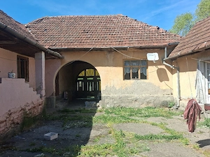 Vind casa cu gradina 1370 m patrati  - imagine 3
