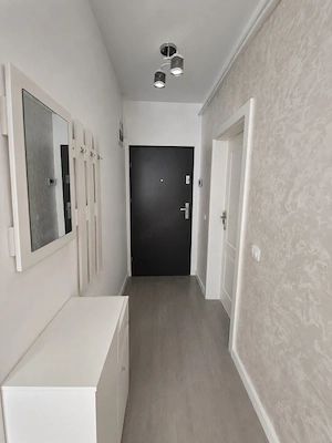 Garsonieră tip studio, mobilată/utilată, loc de parcare privată – Zona Ciupercă - imagine 2