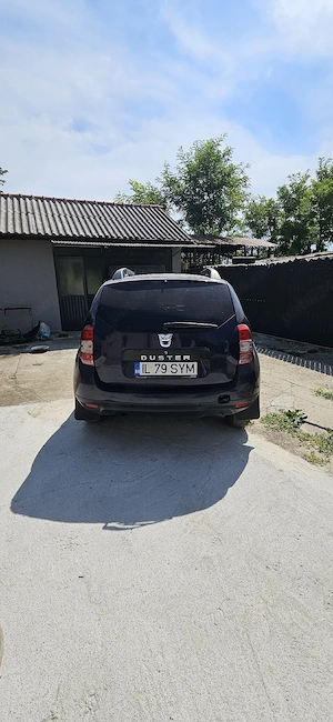 Vând Dacia Duster avariat față - imagine 4