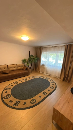 Inchiriez -Apartament 65 m  decomandat 2 camere,2 băi in Piața Traian.