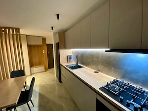 Apartament 2 camere de lux,decomandat, etaj 1, zona Decebal - imagine 2