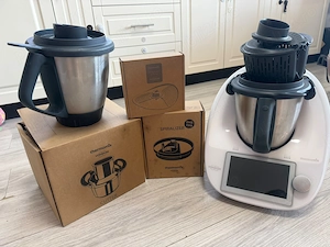 Thermomix TM 6 cu toate accesoriile și al doilea bol