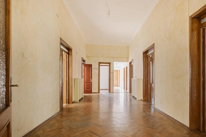 Una dintre puținele clădiri individuale cu curte proprie din Peninsula Constanța - imagine 4