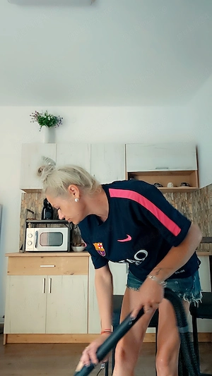 Prestez servicii de curățenie.