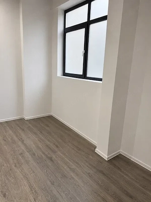 Spațiu comercial de închiriat   24 mp | Calea București, Pitești - imagine 2