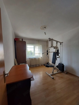  vanzare apartament 3  camere , etaj 3,  micro VI ,Targoviste - imagine 6
